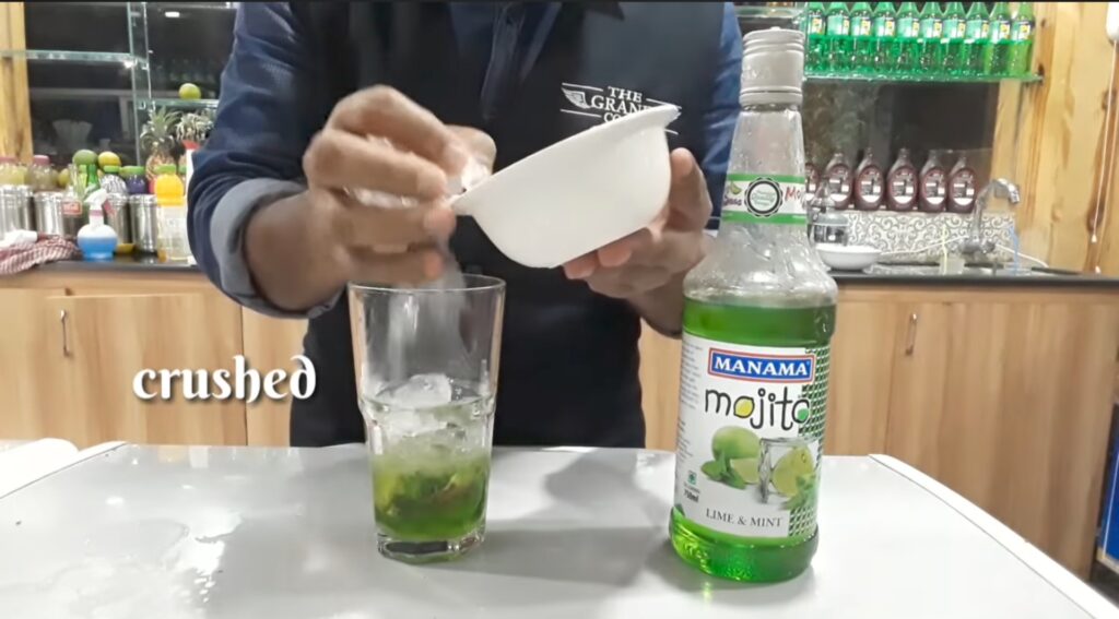 Crushed sugar in mojito